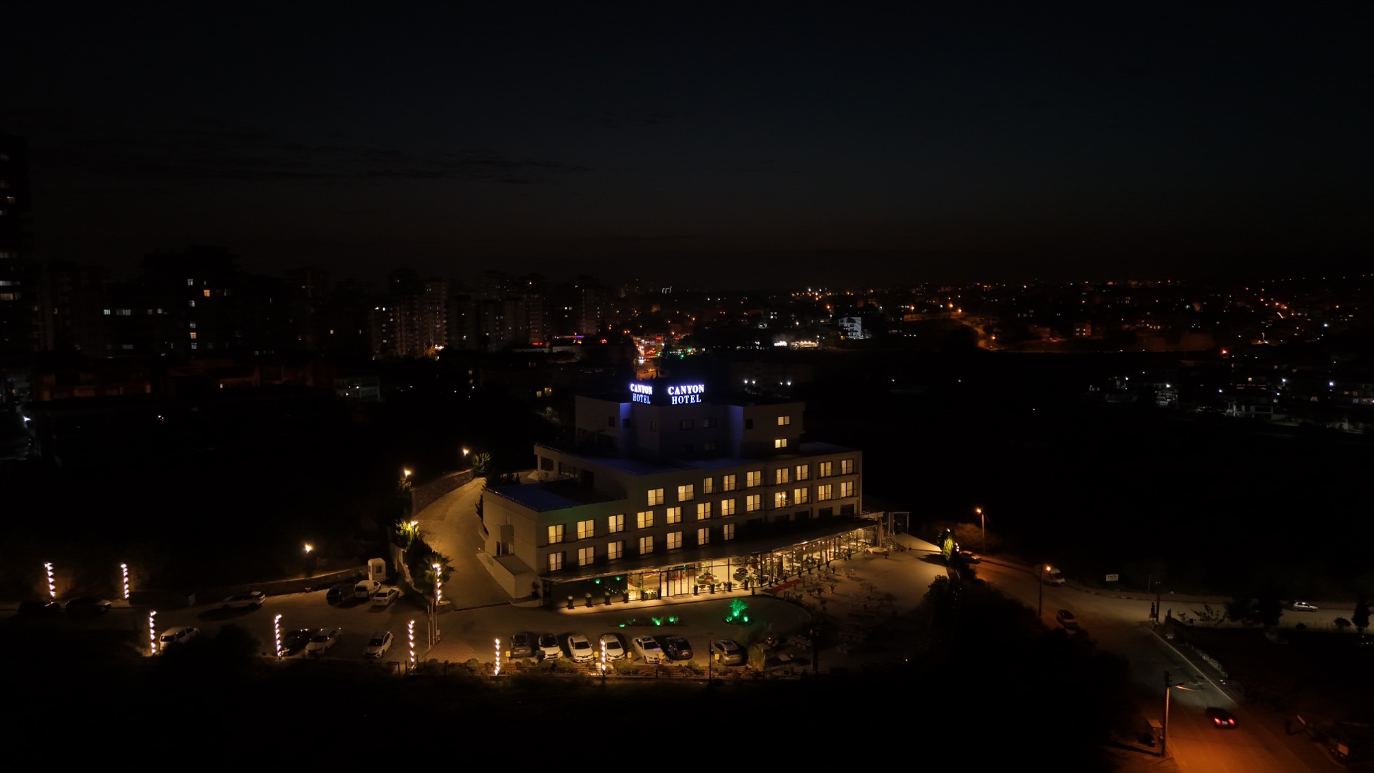 Canyon Hotel aksam gorunumu